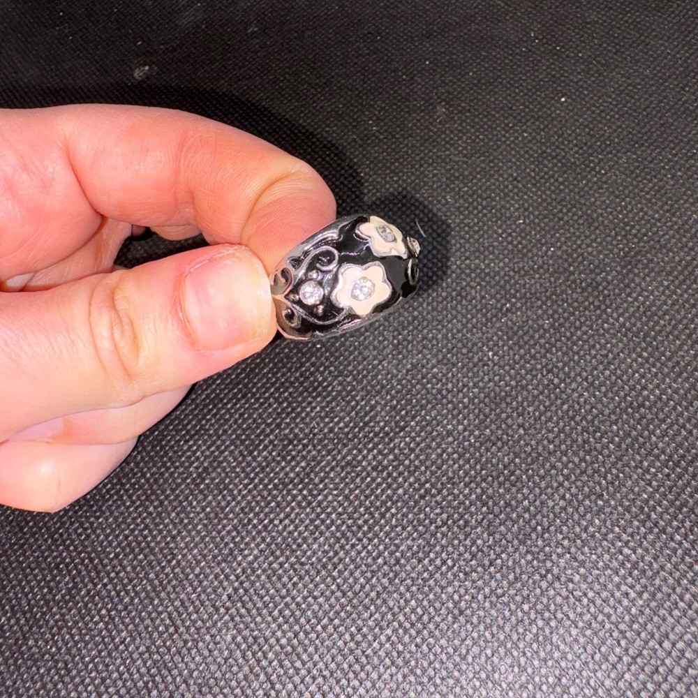 Vintage‎ probably 1940 Decorative Black and Silver Reptile Ring